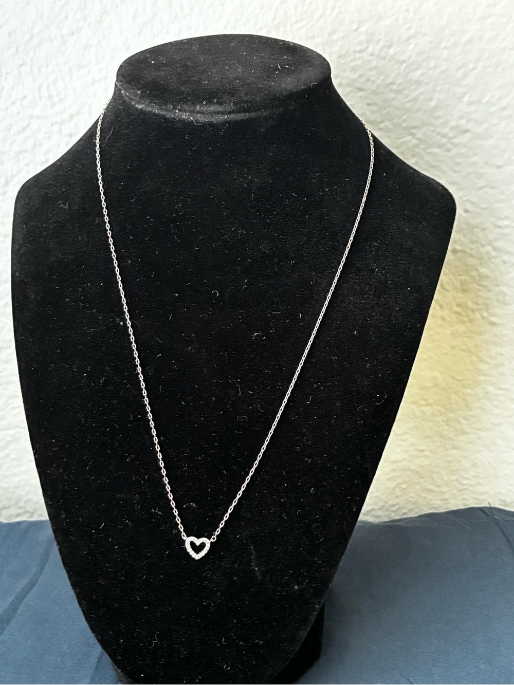 Classic Silver Tone Heart Pendant Necklace - Women Jewelry